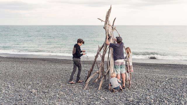 Mor sammen med sin mindreårige datter.